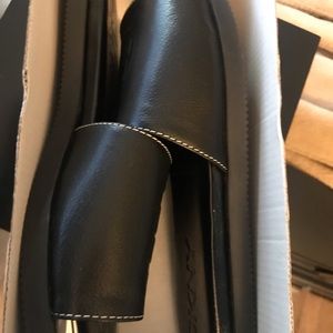 DKNY Black leather with silver trim slides-size 10